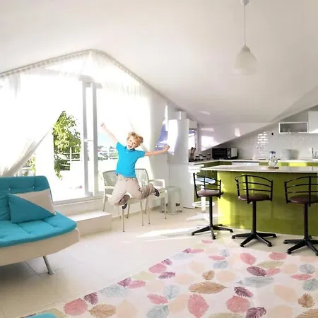 Central House With Stunning Terrace 3 Br