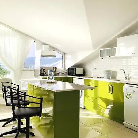 Central House With Stunning Terrace 3 Br